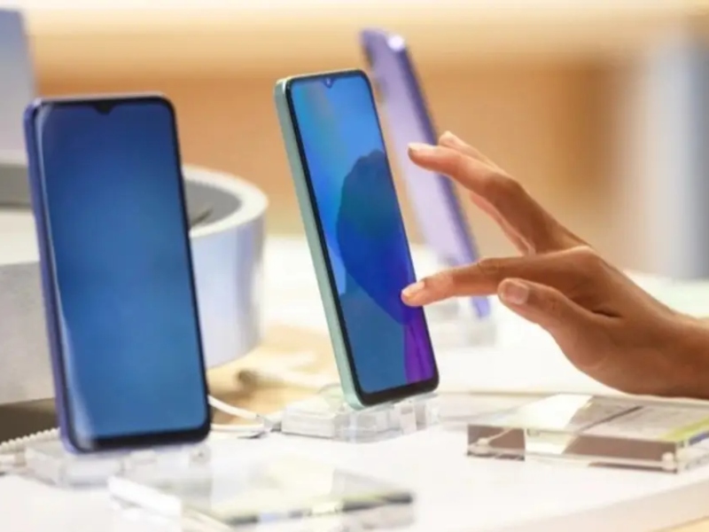 Eliminan el arancel de importación para celulares y esperan una baja de precios