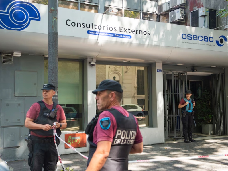 Se cayó el techo de un centro médico en Palermo: siete pacientes heridos