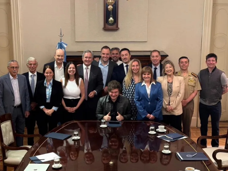 El Gobierno oficializó el aumento de sueldos de los funcionarios