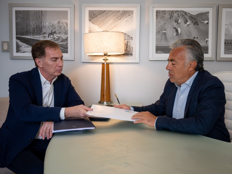 Cornejo recibió a Santilli en Mendoza: apoyo a la reforma laboral y reclamo por infraestructura