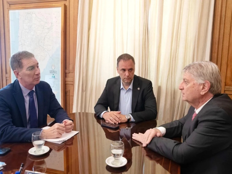 Ziliotto reclamó por la deuda de Nación y rechazó la reforma laboral tras la reunión con Adorni y Santilli