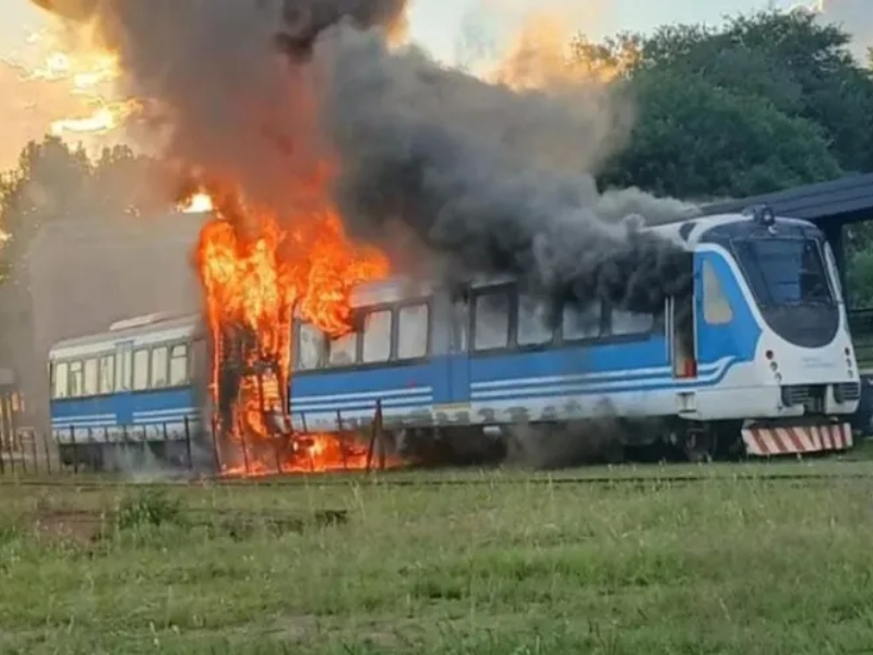 Córdoba: se incendió un Tren de las Sierras con más de 120 pasajeros a bordo