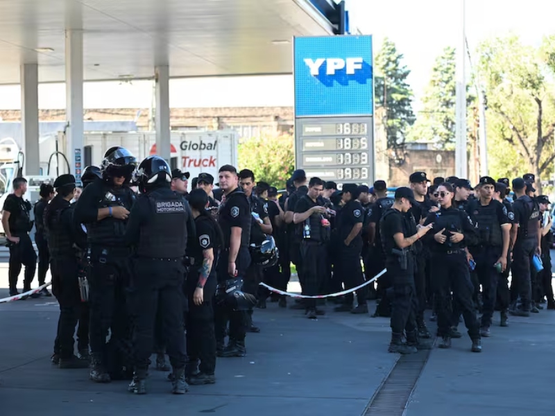 Protesta policial en Santa Fe: hubo marcha, sirenazo, enfrentamientos y más de 20 pases a disponibilidad