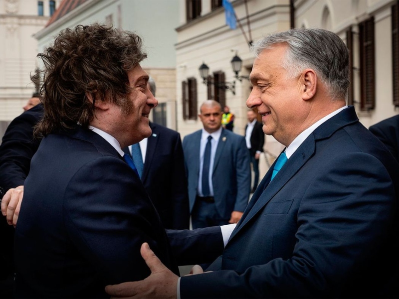 Milei se reunió con Orbán en Hungría y advirtió que la inmigración «puede ser invasión»