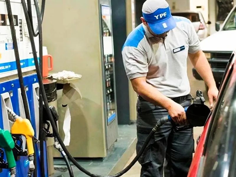 YPF descartó subas abruptas de combustibles tras la disparada del petróleo por la guerra en Irán