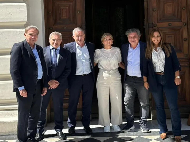 Pichetto y Monzó exploran acuerdos en PBA: contacto con Kicillof y encuentro con Alak