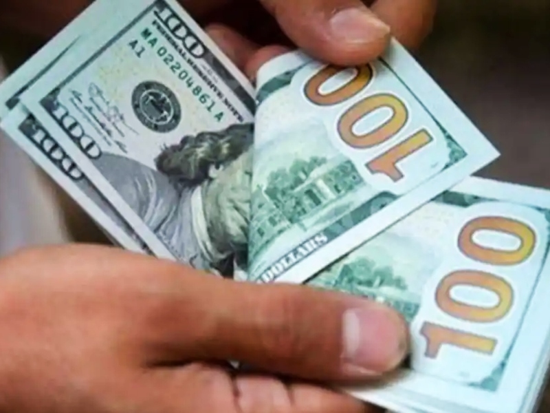 El dólar oficial subió $20 y cerró a $1440, su valor más alto en más de un mes