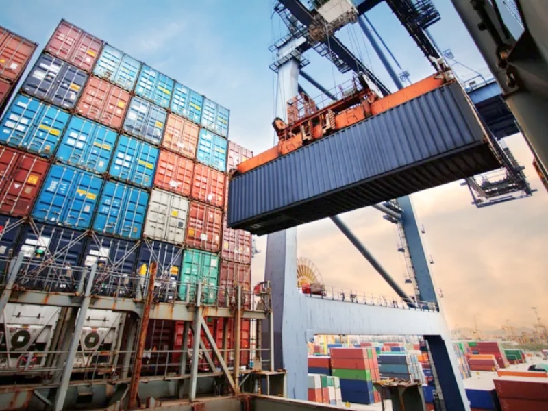 El superávit comercial fue U$S2.523 millones en marzo, el tercer máximo de la era Milei