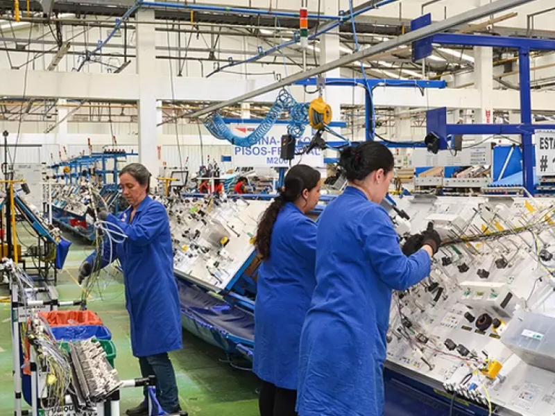 Más de la mitad de las industrias advierten que la baja demanda es lo que más afecta a la producción