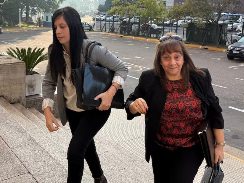 Las dos prestamistas de Adorni declararon que les debe U$S 70.000 más intereses