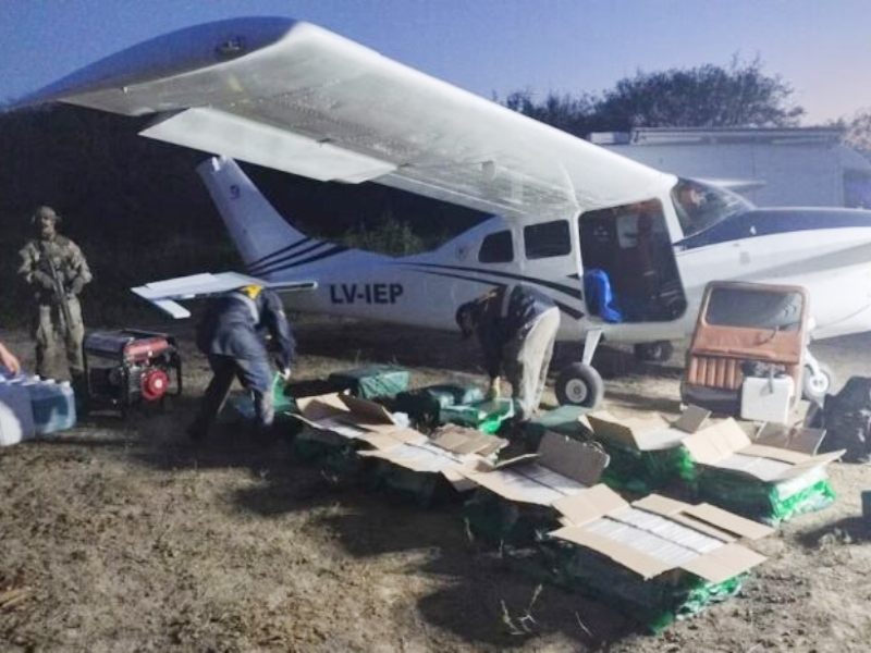 Interceptaron una avioneta en Santa Fe y secuestraron más de 400 kilos de cocaína