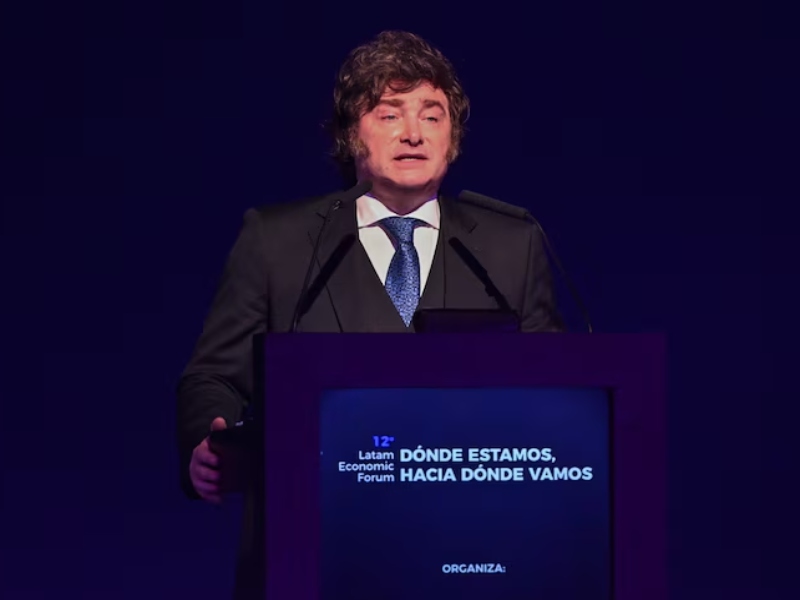 Milei ratificó el rumbo económico, volvió a criticar a los medios y advirtió que seguirá «abriendo la economía»