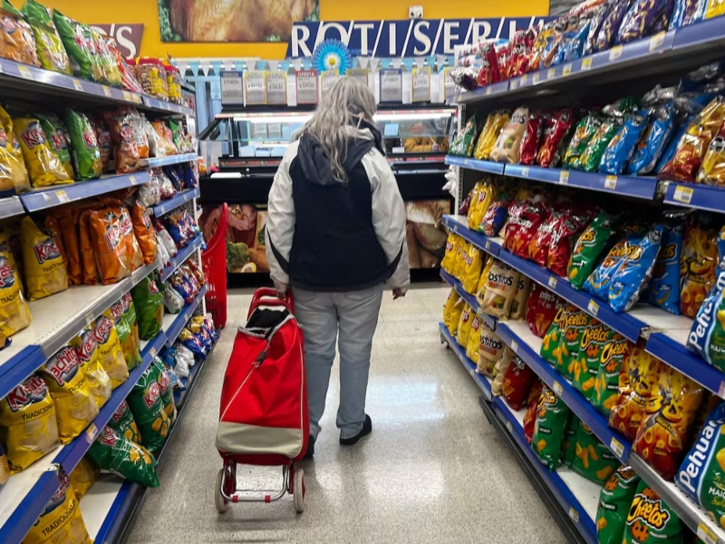 Las ventas en súper, mayoristas y shoppings volvieron a caer en marzo