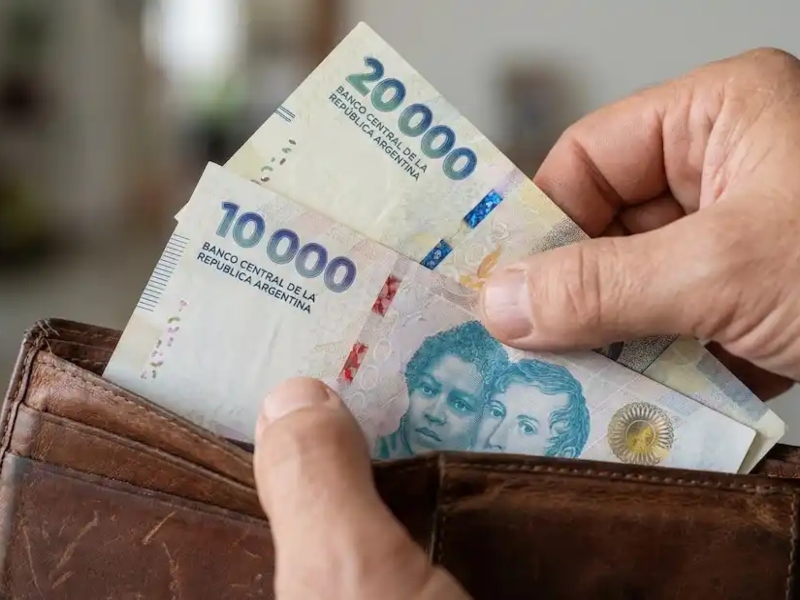 Salarios: 7 de cada 10 trabajadores gastan su sueldo en menos de 14 días