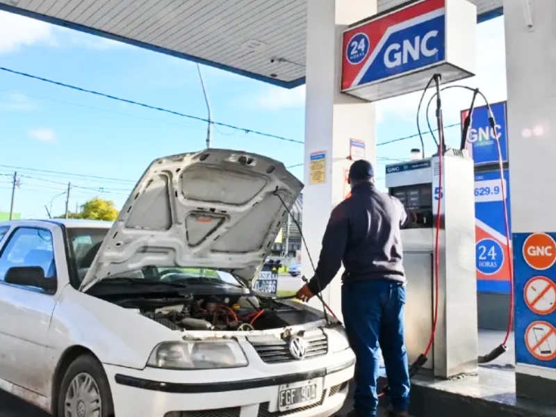 Vuelven a limitar el suministro de gas a estaciones de GNC e industrias