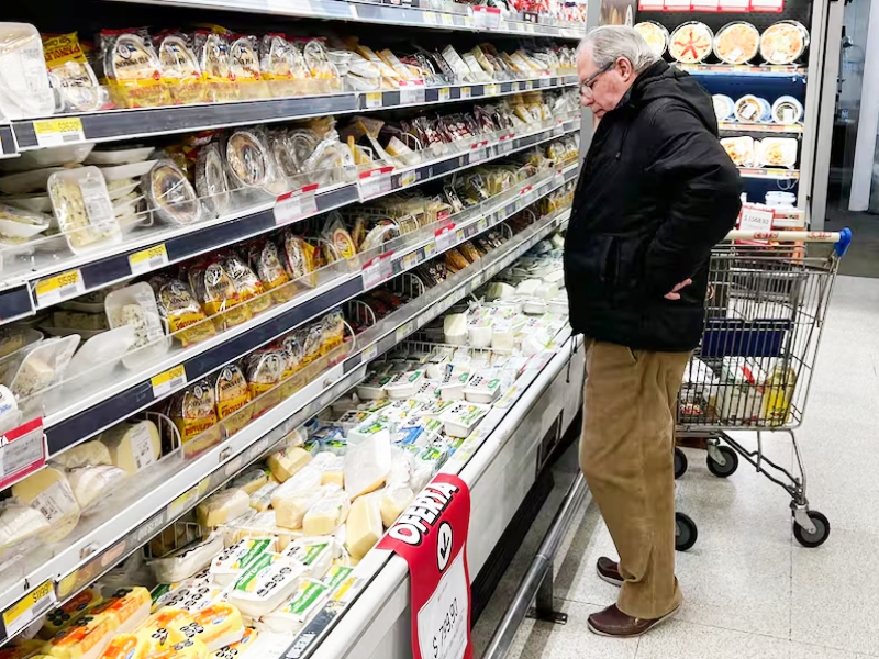 El consumo masivo cayó 1,6% en mayo, pero mostró señales de estabilización