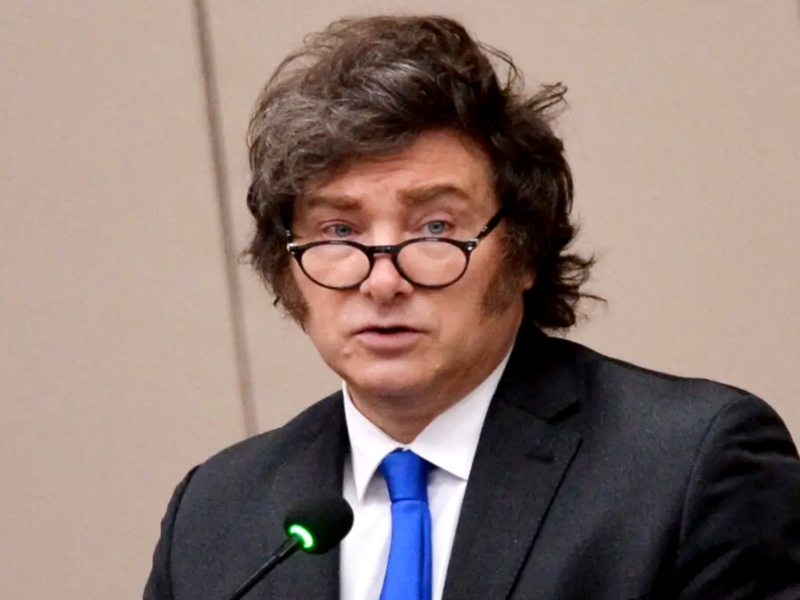 Javier Milei, contra Florencia Peña y los medios por la «fake news» sobre el padre de Messi: «Corpo basura»