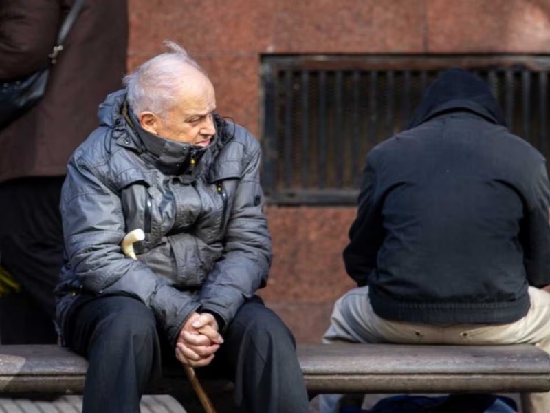 Se oficializó el bono de $70 mil para jubilados en julio: en cuánto queda la mínima