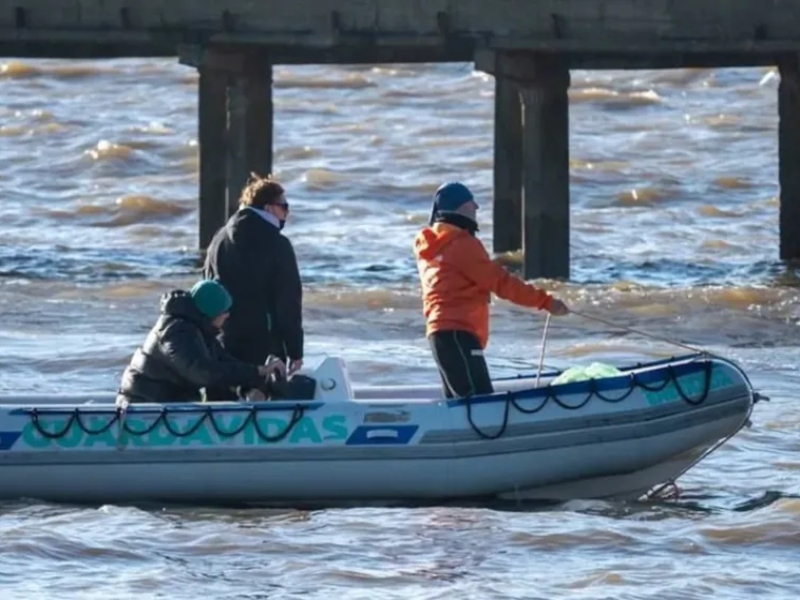 Encontraron muerto a uno de los pescadores desaparecidos en el Río de la Plata