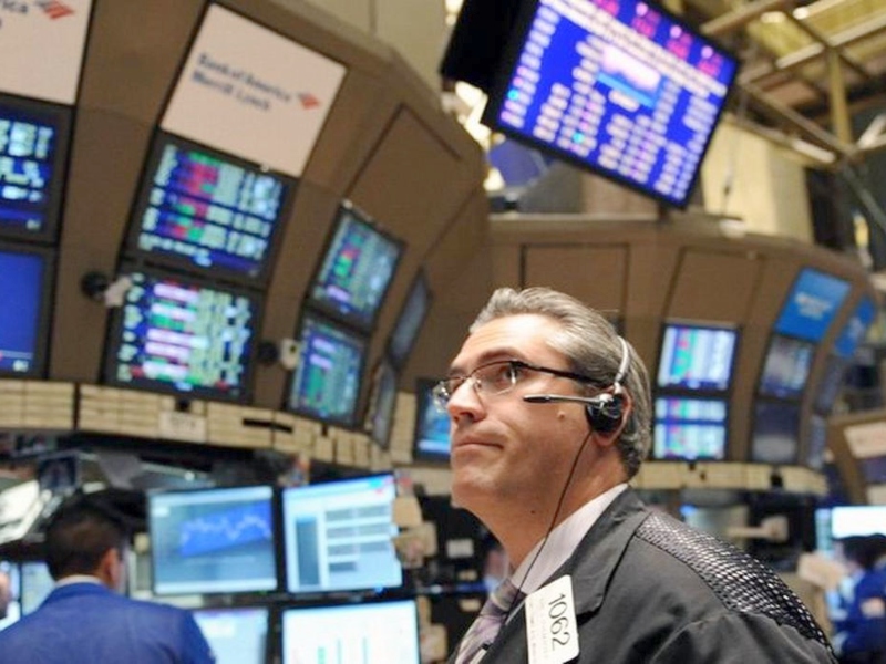 El riesgo país bajó a 417 puntos y marcó un nuevo mínimo en ocho años