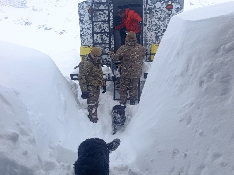 Fuerte temporal en el oeste argentino: hay zonas aisladas con hasta cuatro metros de nieve