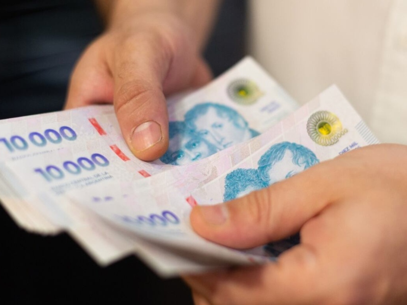 Los salarios registrados cayeron en ocho de lo últimos nueve meses