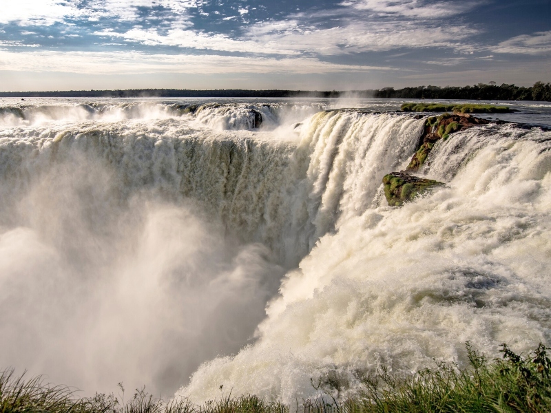 Cerrarán el acceso a la Garganta del Diablo por 40 días ante las crecidas del río Iguazú