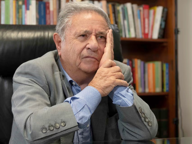 Vacunatorio VIP: citaron a indagatoria a Eduardo y Chiche Duhalde, Verbitsky y otras 30 personas