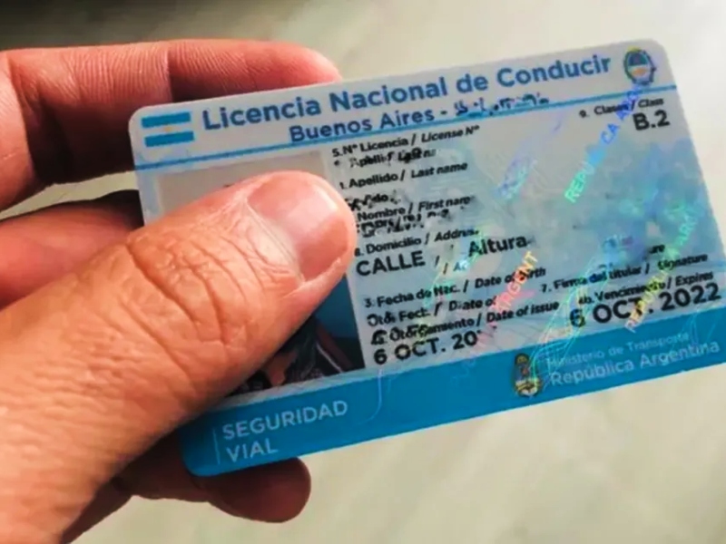 Diez detenidos por vender licencias de conducir falsas por redes sociales