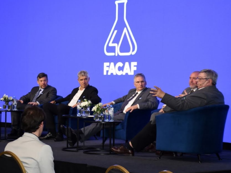FACAF celebró 40 años con balance federal y debate sobre el futuro de la farmacia