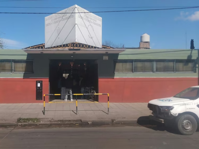 La Matanza: un menor llevó un arma al colegio que se disparó cuando tiró su mochila