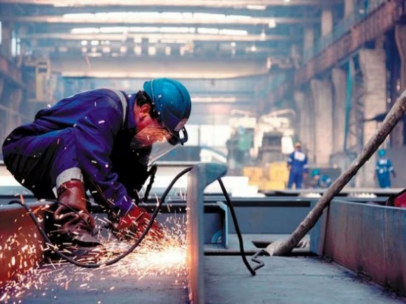 La economía cayó un 2,9% en julio, pero acumuló un alza del 1,7% en el 2026