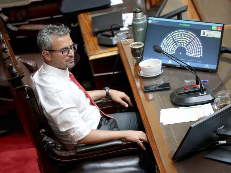 El Gobierno convocará a una megasesión en Diputados para evitar que caiga el DNU 70