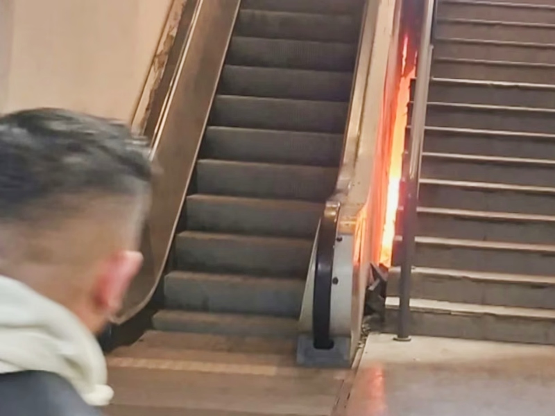 Caos en Constitución: se prendió fuego una escalera mecánica y evacuaron la estación