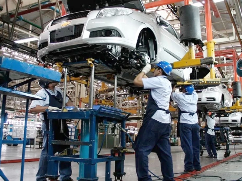 La industria no repunta: cayó en septiembre y acumula nueve meses en baja
